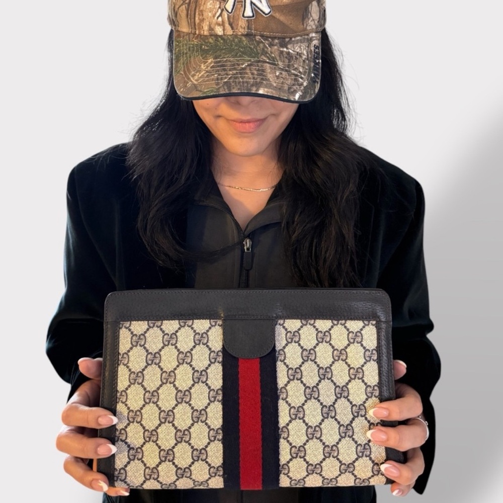 GUCCI GG Supreme Sherry Line Clutch Bag Navy Red